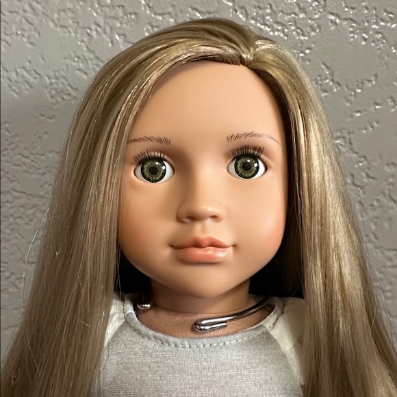 18” Our Generation Doll Blonde Green Eyes - Picture 3 of 15